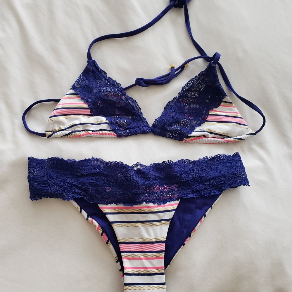 😍 Beach Bunny Bikini Set - Picture 3 of 6